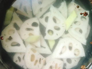 10、莲藕肉片汤,开大火