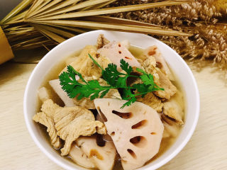 17、莲藕肉片汤,成品图