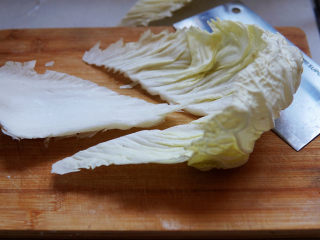 8、白菜丸子汤,白菜留叶去帮（帮可以做另一道菜）。