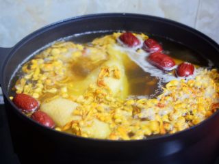 8、虫草花鸡汤,大火烧开