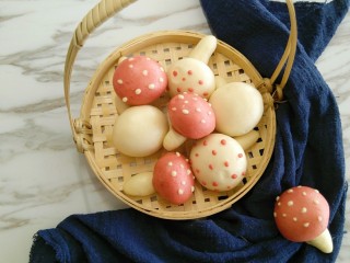 13、#甜味#仿真口蘑面食,蒸好后的样子，想采哪一朵蘑菇呢！喜欢就动手做起来吧！不需要模具，很简单哦！