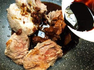 12、酱牛肉,放入10g 老抽