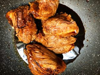 14、酱牛肉,搅拌均匀，腌制10分钟