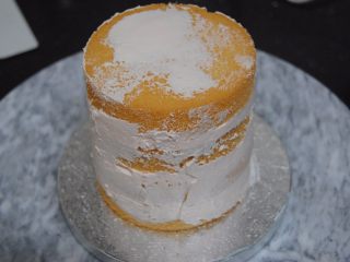 13、巧克力淋面蛋糕,盖上一层蛋糕片