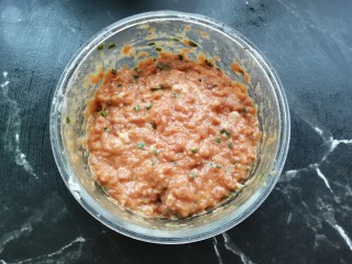 9、萝卜丝汤,搅拌均匀，搅拌成如图就可以