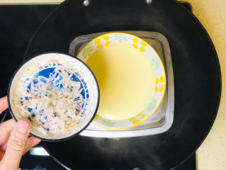 11、虾皮鸡蛋羹,加入虾皮