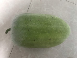 13、冬瓜猪骨汤,煮大骨头的时候准备冬瓜