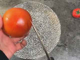 6、网红米饭,番茄 切十字刀
