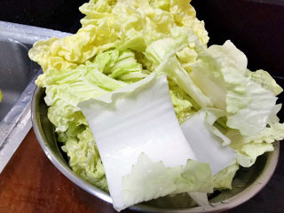 5、金汤肥牛,白菜切块