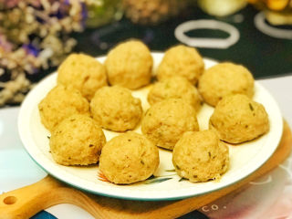 24、莲藕肉丸,美味的莲藕肉丸出锅了