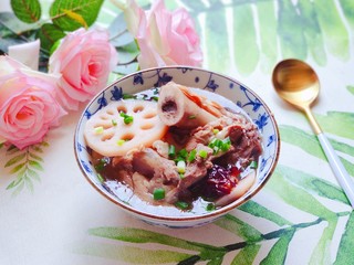 18、筒骨莲藕汤,营养丰富味道好