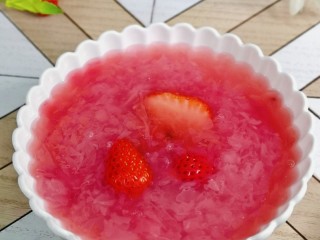 16、银耳水果羹,春季干燥，每天1-2杯，营养丰富，美容养颜。