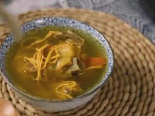 6、虫草花排骨汤,健康营养,又好吃,完成