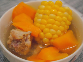 16、胡萝卜玉米排骨汤,这样一道汤就可以喝啦