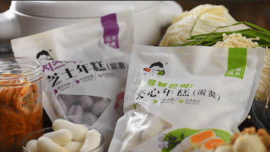 1、芝士年糕火锅,准备食材，根据自己的需要购买