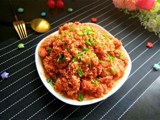 14、粉蒸肉,时间到，取出，撒上香葱，香气扑鼻呀！