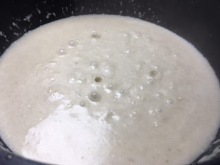 11、奶油蘑菇浓汤,慢炖5分钟