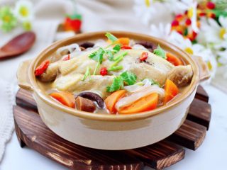 19、快手粉条胡萝卜鸡汤,做法简单又营养丰富。