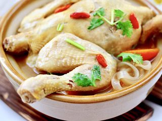 20、快手粉条胡萝卜鸡汤,来个鸡腿馋馋你。