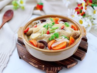 21、快手粉条胡萝卜鸡汤,简直不要太好喝，我家宝贝超爱喝，每次都要喝一大碗。