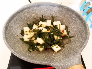 9、海带冬瓜汤,翻炒1分钟