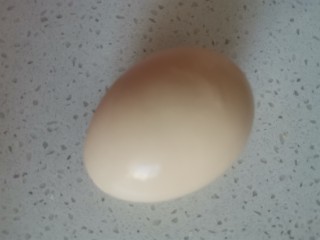 3、番茄金针菇蛋花汤,鸡蛋一个