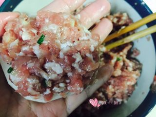 8、炸藕盒,一片莲藕,铺上适量肉馅