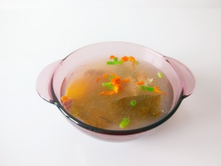 14、虫草花排骨汤,成品图