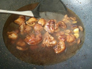 11、红烧鸡块,加开水没过鸡块