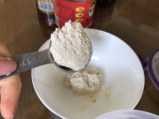 3、五分钟搞定芝麻拌面,加上芝麻酱