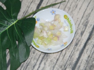 8、幸福早餐香菇瘦肉粥,切点葱花