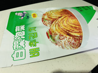 3、辣白菜豆腐汤,辣白菜待用