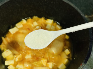 12、辣白菜豆腐汤,加少许白糖