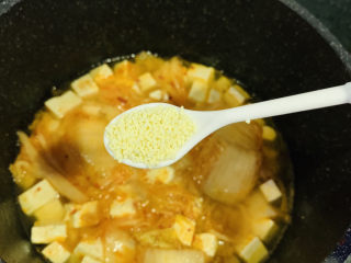 14、辣白菜豆腐汤,加鸡精