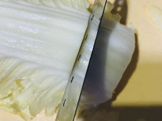 6、火腿炖白菜,切大块；