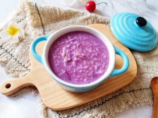 10、紫薯燕麦粥,闻起来特别香。