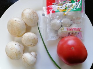 1、口蘑汤,准备好所需材料