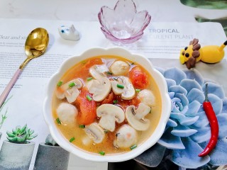 15、口蘑汤,拍上成品图，一道美味又营养的口蘑汤就完成了。