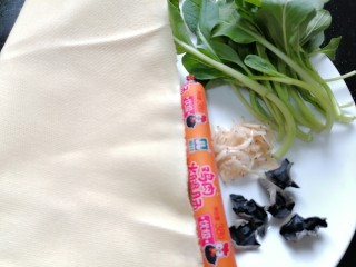 1、水煮千张,准备好所需材料
