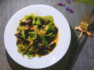 12、红烧茄子,出锅装盘即可食用 很下饭的一道菜