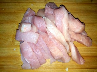 1、#猪里脊#  糖醋里脊,里脊肉切长条