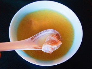 14、白果炖鸡,鸡肉也没有要，只喝汤，一天的两顿汤的量。