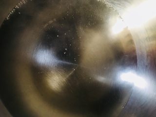 4、萝卜丝鱼丸汤,锅中放入适量的清水