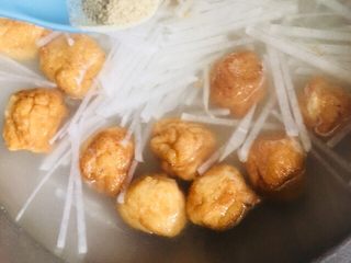 10、萝卜丝鱼丸汤,和胡椒粉