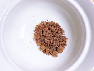 7、桂圆鸡蛋汤,在准备些红糖。