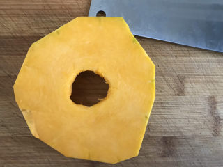 1、南瓜小圆子,南瓜去皮去瓤