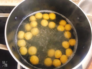 12、南瓜小圆子,煮至圆子浮起
