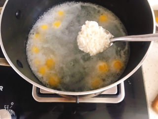 13、南瓜小圆子,加入3勺米酒
