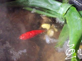 11、海带豆腐汤,放入配料