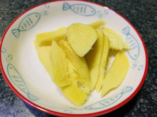 5、老鸭煲,姜去皮切片